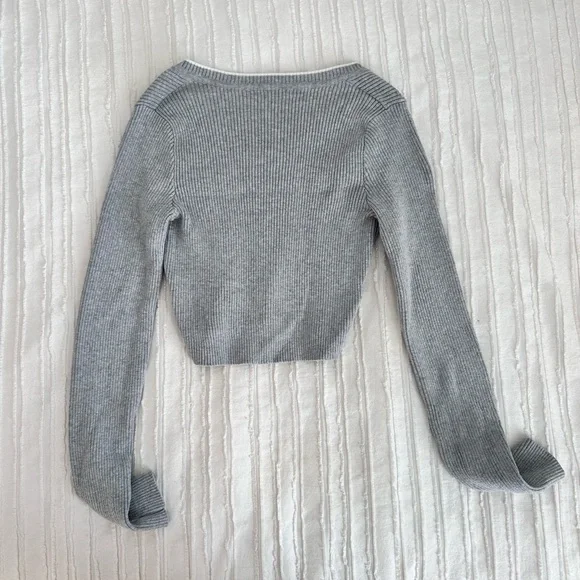 Brandy Melville Gray Ribbed Long Sleeve Top - Picture 4 of 5